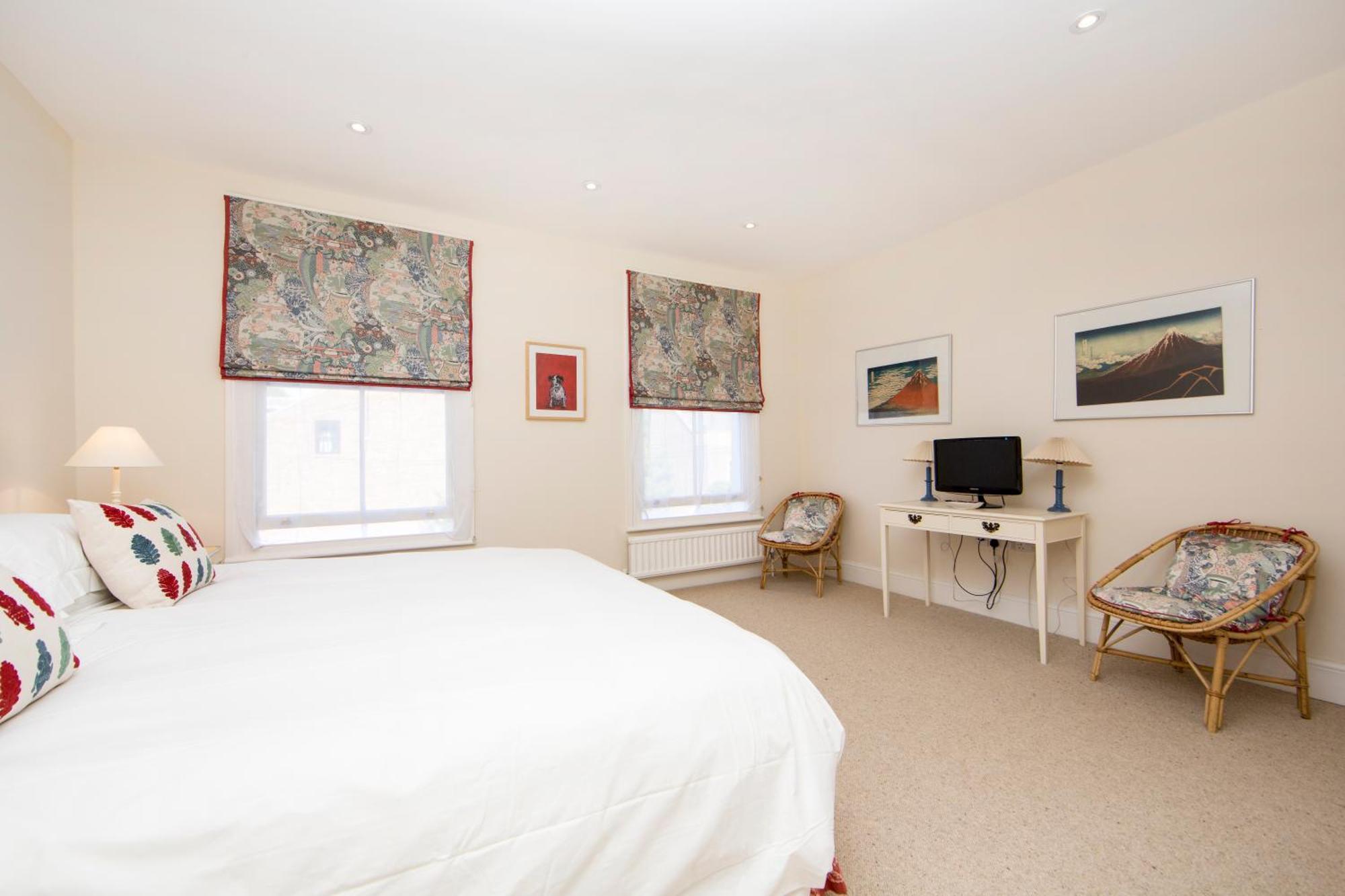 Britannia Road 3 Apartment